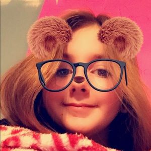Meet your Posher, Alicia